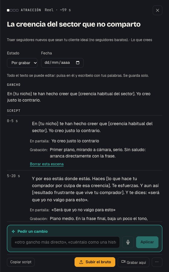 Un script abierto en wadrop: gancho, escenas con sus segundos, el texto en pantalla y cómo grabar cada parte, con «Pedir un cambio», «Subir el bruto» y «Grabar aquí».